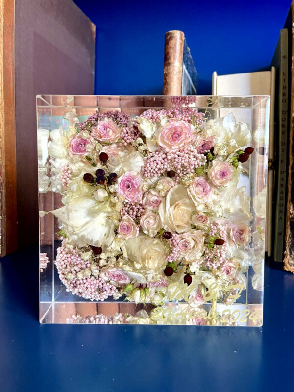 Bouquet nella resina 18x18 toni rosa 4