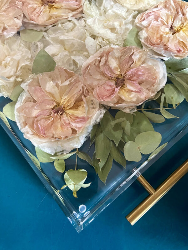 Vassoio plexiglass grande bouquet rose inglesi peonie 2