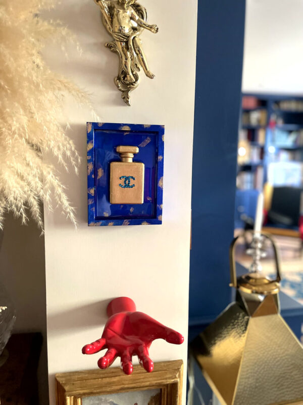 Quadro blu profumo oro Chanel 3