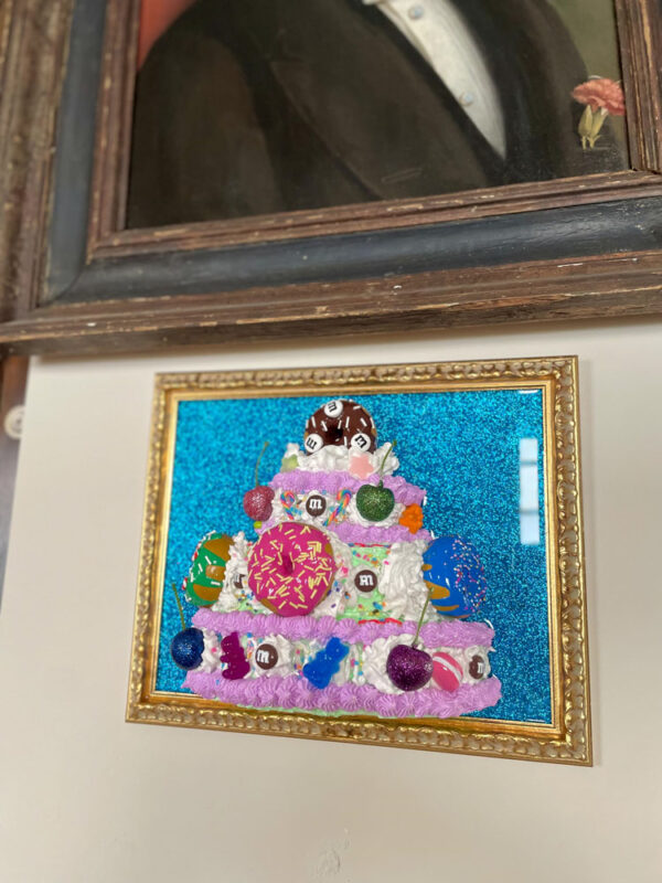 Quadro torta con ciambelle sfondo glitter blu 4